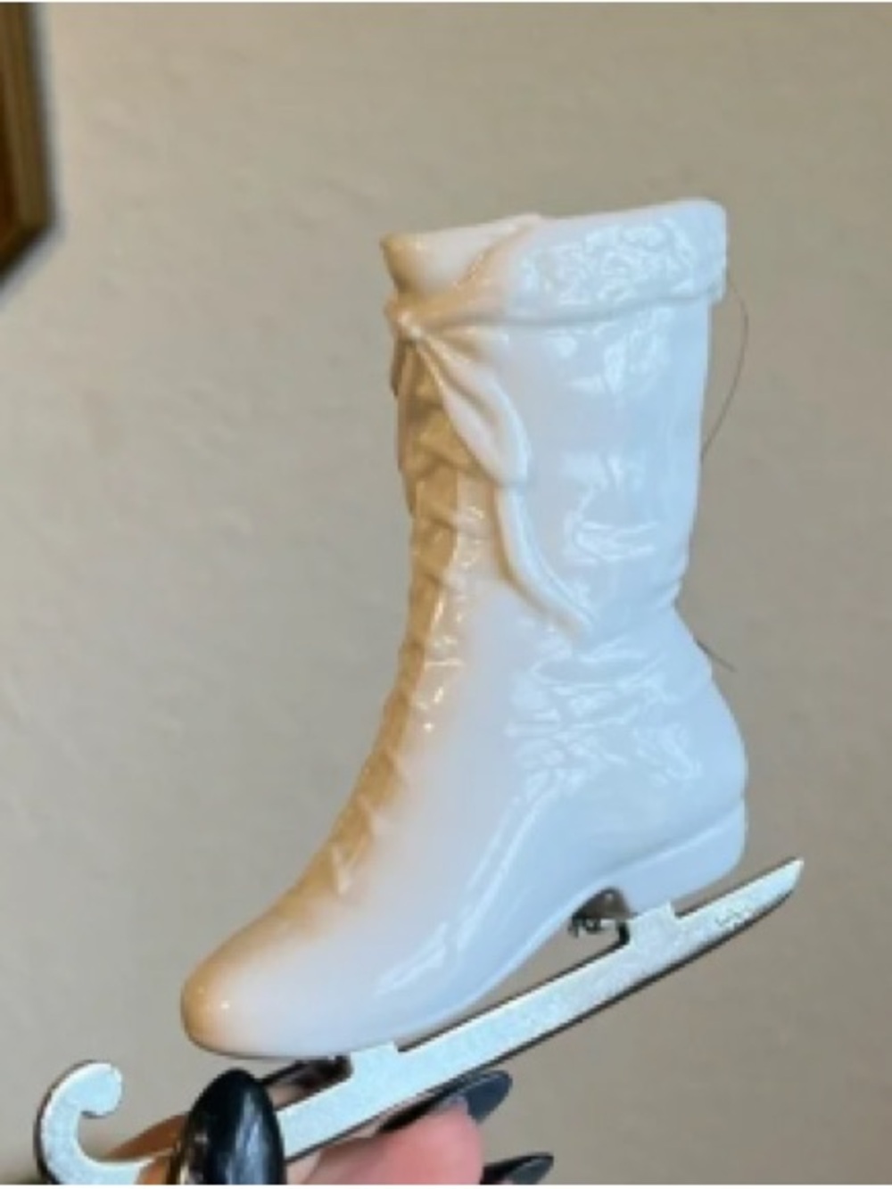Elegant White Ice Skate Accent for Home Dining Decor
